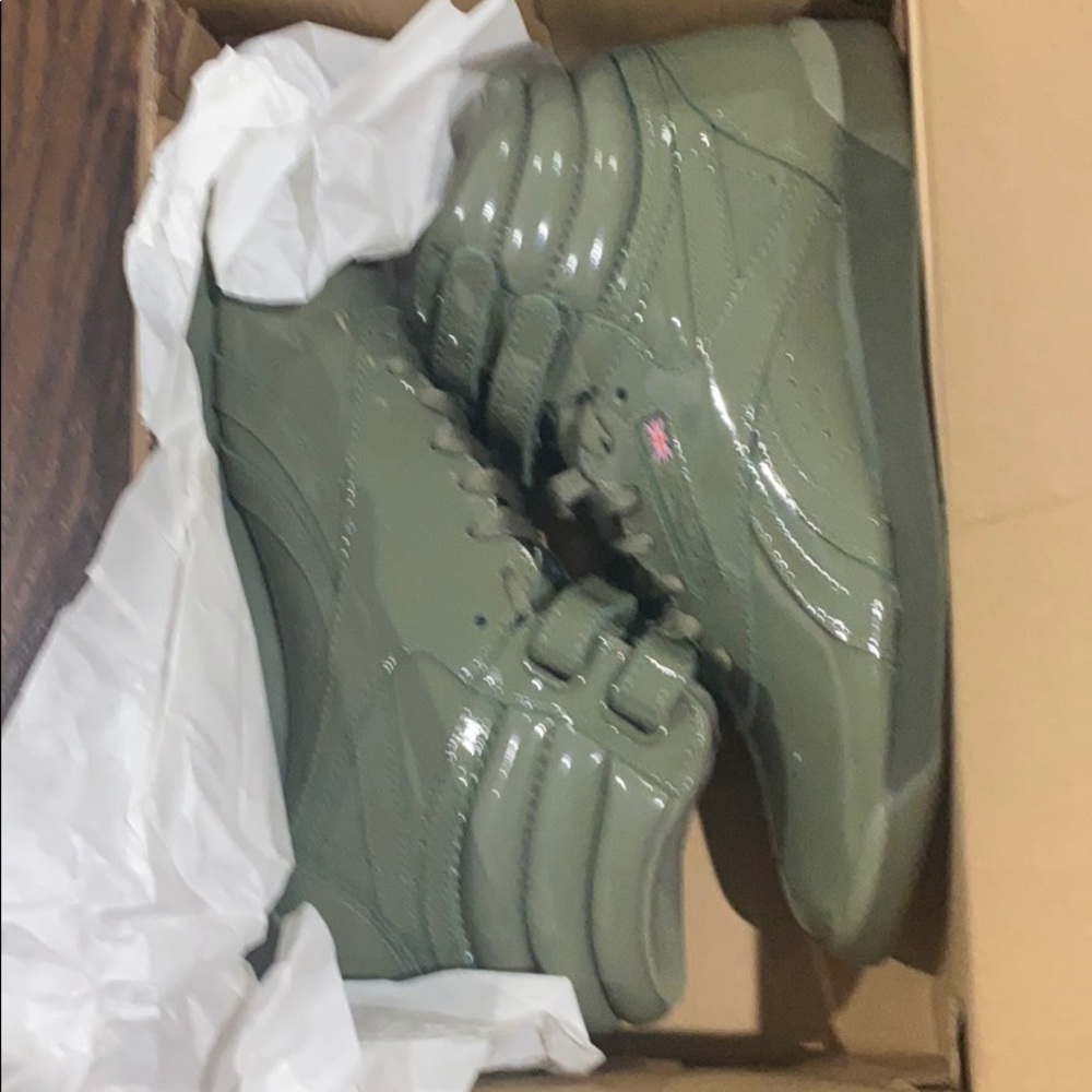 pattern hunter green Reebok